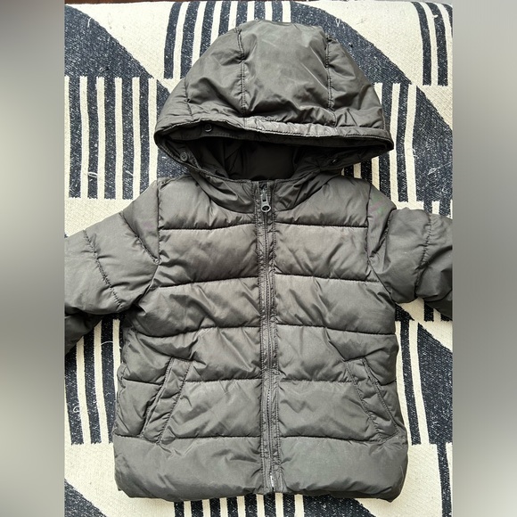 Black 3T Baby GAP winter jacket - Picture 2 of 3